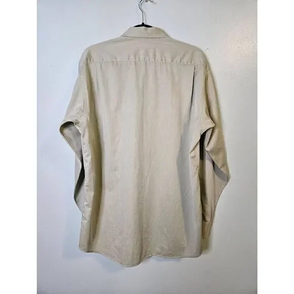 Janek Exclusive light green button down shirt. Size 41/16. - Picture 2 of 4